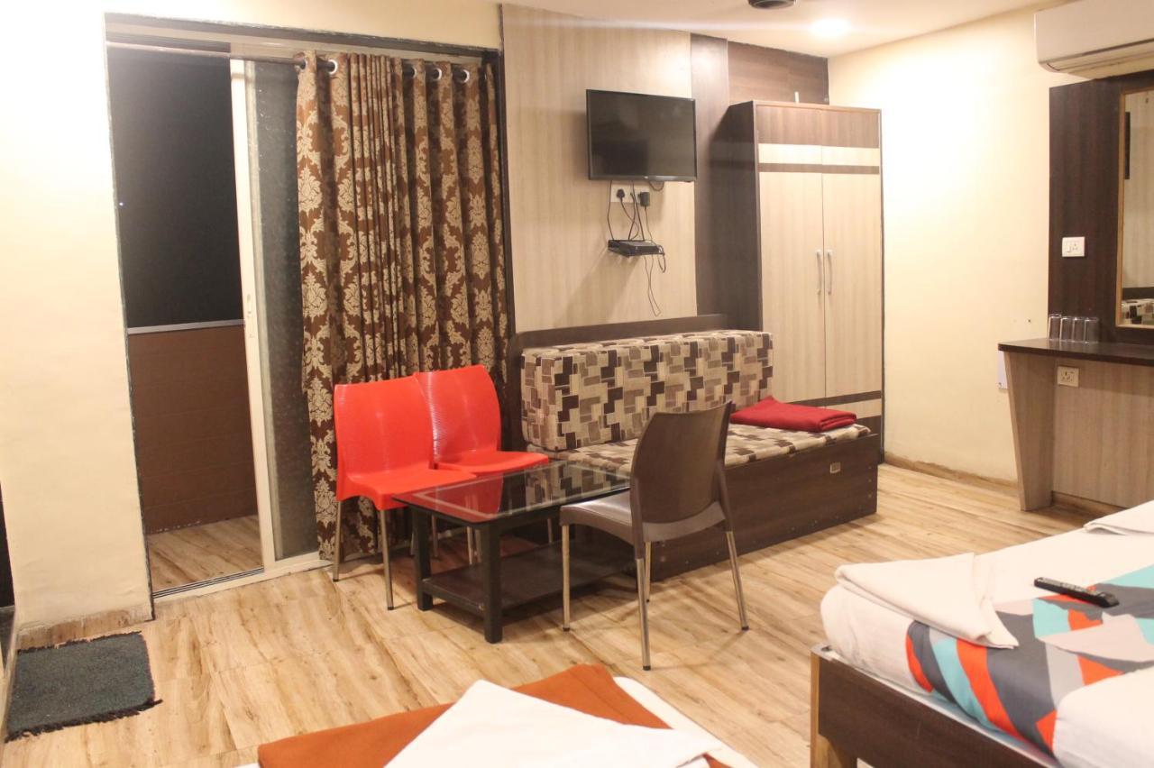 Mukesh Residency Hotel Pune Exterior foto
